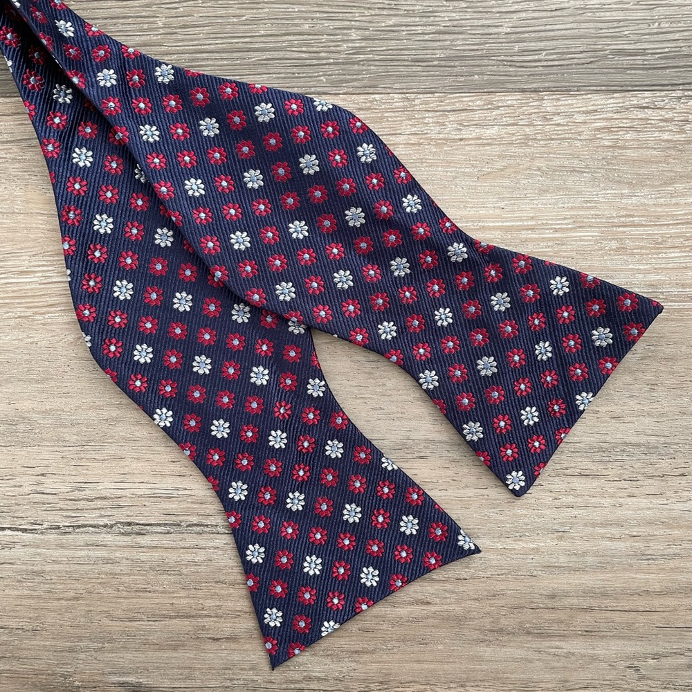 IZOD Blue Floral Silk Self-Tie Bow Tie Red Silver Flowers Adjustable